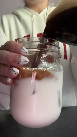 happy monday loves 💌☕️ always love an @ home coffee 🤗  