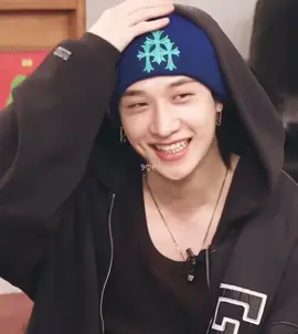his smile is so beautiful🌷 #bangchan #channie #StrayKids #fyp 