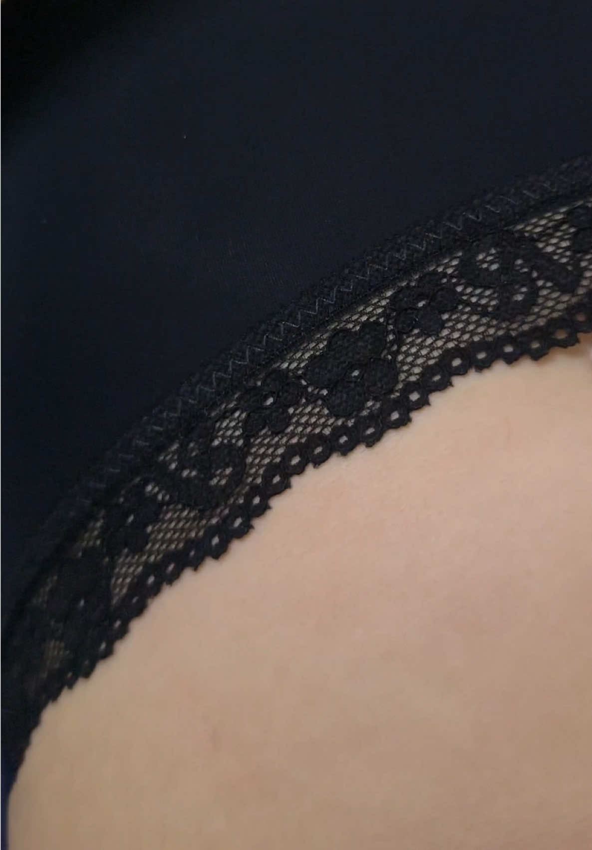 Ok nha ! Cái viền quần mặc với quần jean lộ viền nữa thì bao xinh … mặc buổi tối đi ngủ cũng tự tin dễ chịu lắm nè #quansip #underwear #pazzini 