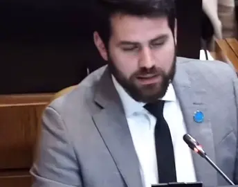 Propuestas de Kast  - Aumentar la edad de jubilacion de la mujer en 5 años mas.  - Cotizacion 100 % pagadas del aporte del tranajador y eliminar la del empleador.  -Subir de 10 a 14 % cotizacion al trabajador.  - Eliminar el mes por Año adicional de pago. 