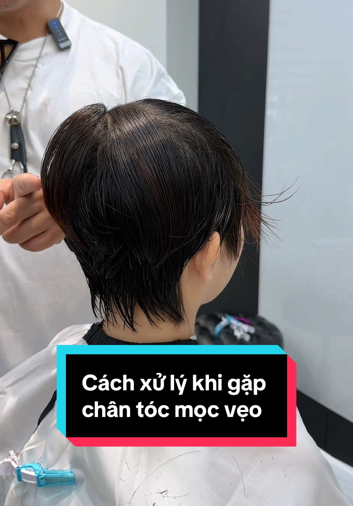 Cắt trên tóc thật khó hơn trên tóc canh đòi hỏi người thợ cần có nhiều trải nghiệm cộng với sự tập luyện nhuần nhuyễn, không ngừng học hỏi để có cách xử lý khéo léo nhất. #khoacattocthucchien #cattocnganthucchien #thunguyenharry #TACADEMY #daotaonganhtoc      