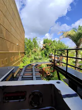 First look at Donkey Kong 🏎️🍌 Universal’s Epic Universe VIP preview, filmed completely hands-free on my Meta Ray-Bans 🤩🎢 #EpicUniverse #VIP