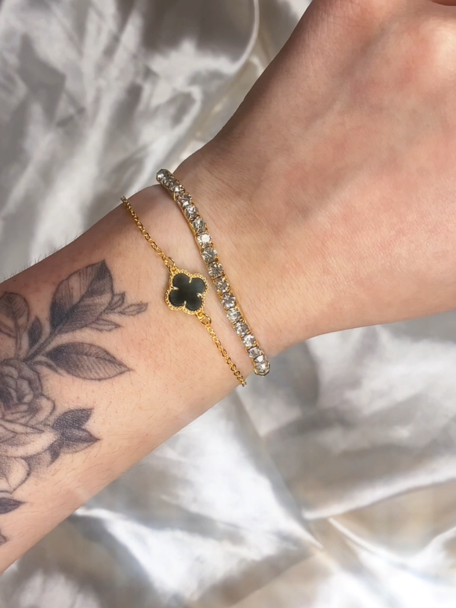 Estou apaixonada nessas pulseiras 😍✨ #LaBrilho #pulseiras #elegant #grwm