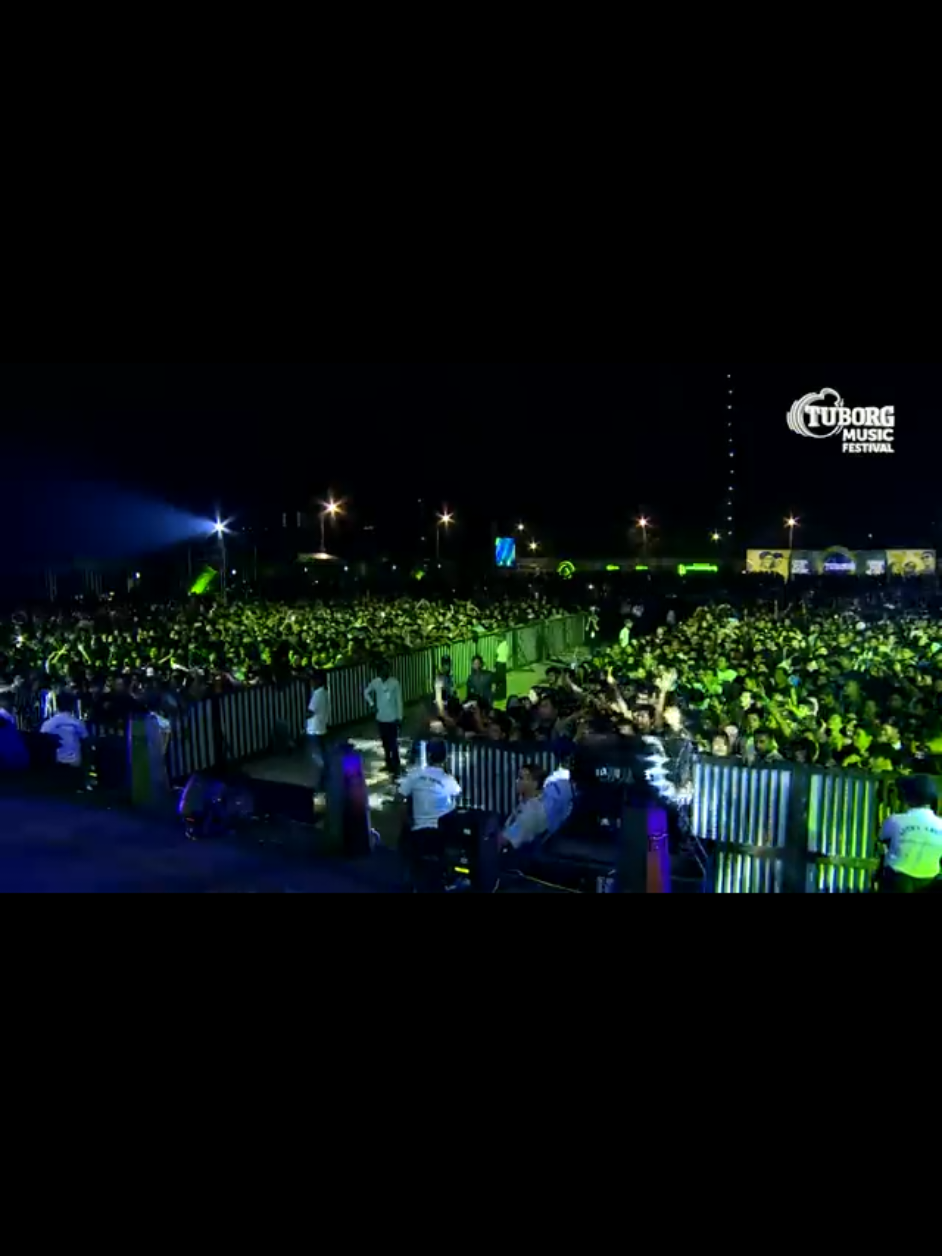 #လိုသလိုသုံးလို့ရတယ်ငါအချစ်က🖤🖤💙💙 #သားဒီလူးသီချင်းလေးကြိုက်လို့ #frypgシ #vrial 