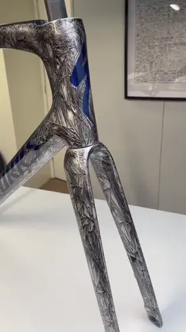 Sơn tinh thể 3D trên xe đạp. Ae muốn tự sơn hay đưa bên mình sơn đều được nhé. Crytal 3D on the bike. #airbrushvietnam #sơn_vẽ_nghệ_thuật3d #sơn_tinh_thể3d #efectocristal❄️ #sơn_vẽ_xe_đạp 