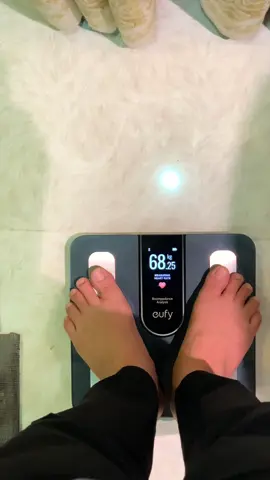 Cân thông minh Eufy C20 Anker, đo chuẩn xác không chỉ là trọng lượng mà cả chỉ số cơ thể  ! ⚖️📱 #tomobox #tomobox77 #caneufy #ankersmart #cansuckhoe