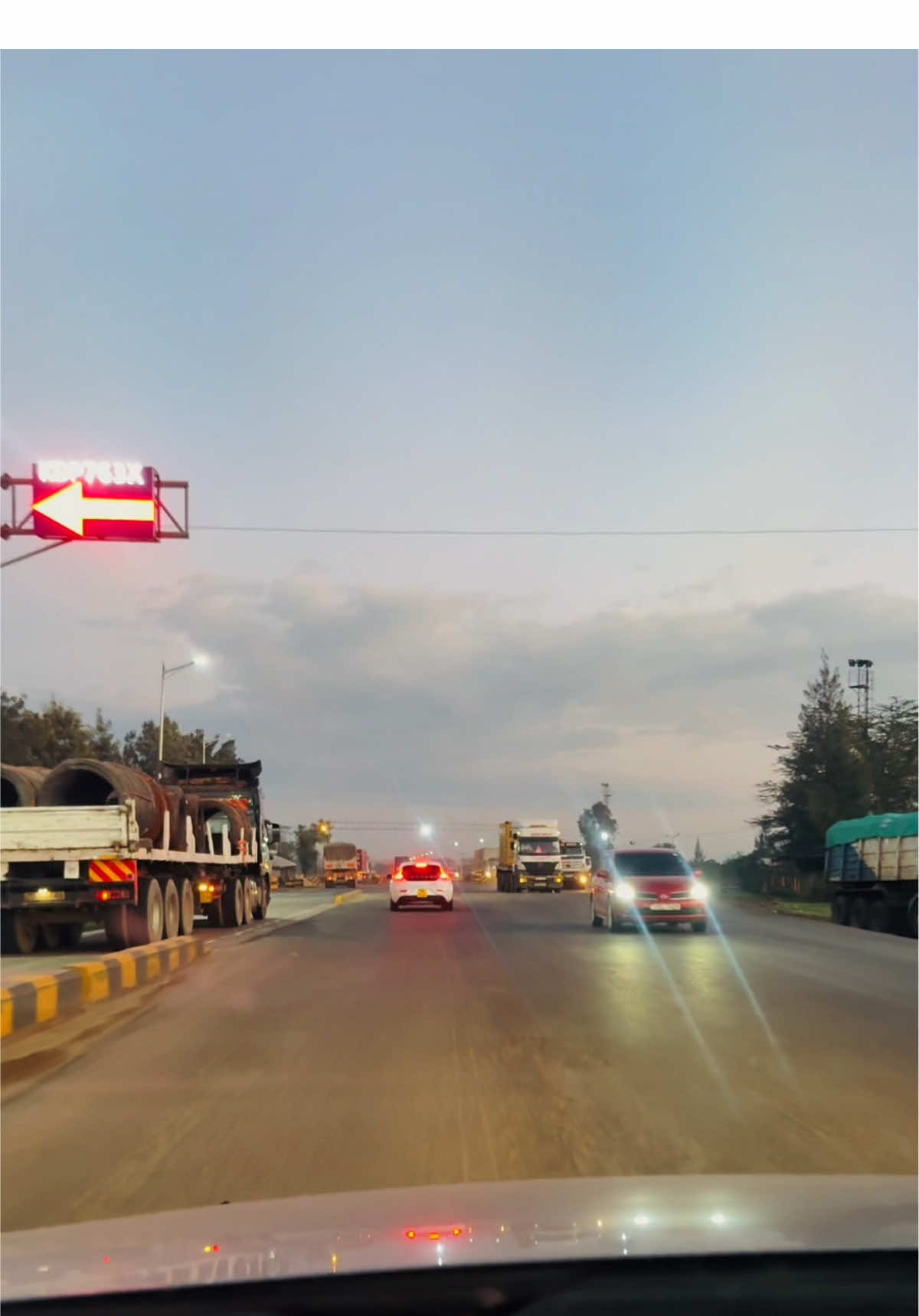 📍Beautiful dawn at Gilgil Weighbridge😍 What causes traffic jam here? #roadtrip #roadtrips #tembeakenya🇰🇪 #roadtripkenya #travel 