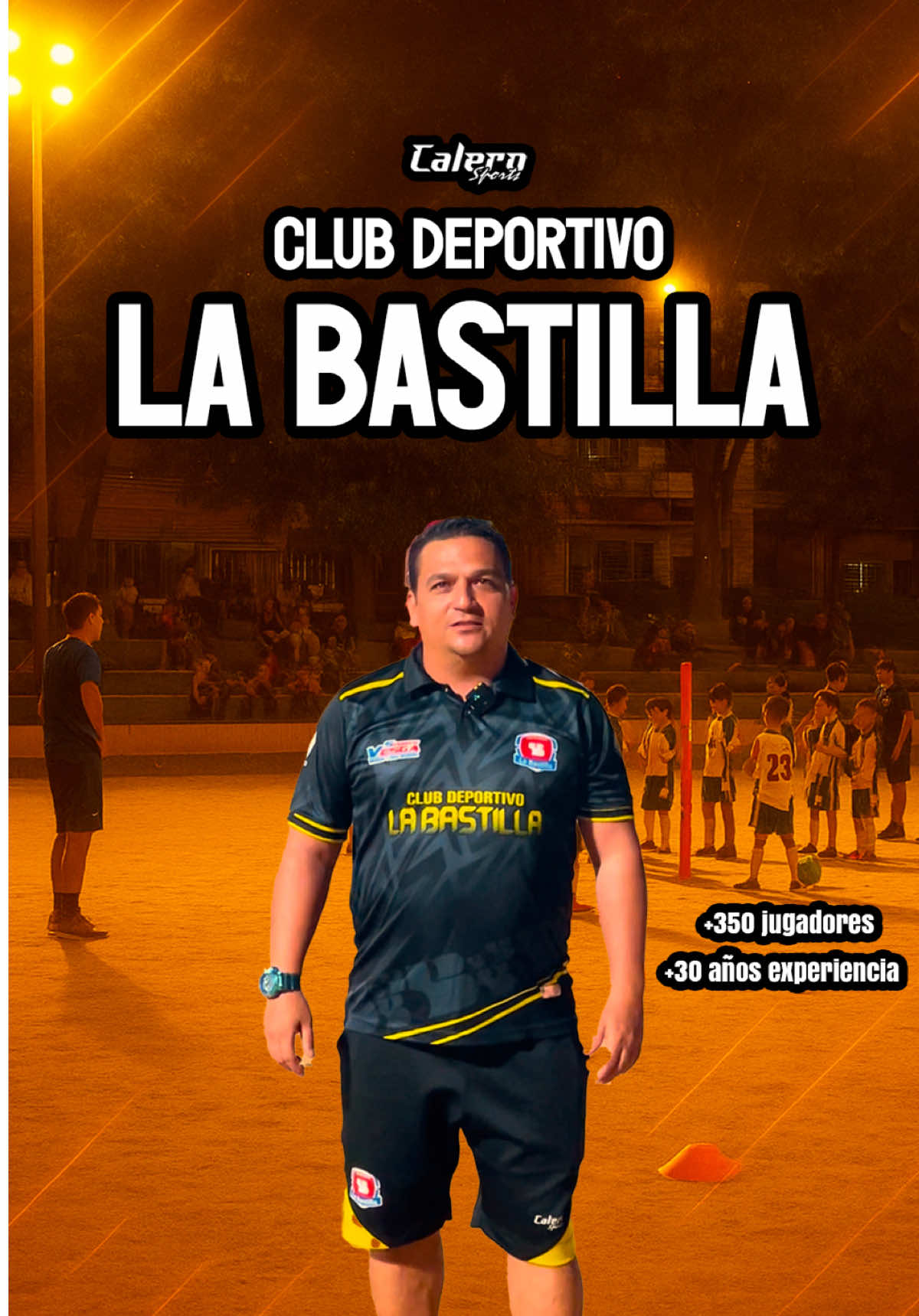 La pasión, el amor y la dedicación son fundamentos que el Club Deportivo La Bastilla tiene claros. Llevar más de 30 años formando a los muchachos del mañana no es tarea fácil. Requiere sacrificio, disciplina y entrenadores capaces de guiar de manera excepcional a quienes quieren dejarlo todo en la cancha. Y para resistir ese camino, se necesitan uniformes que aguanten hasta la última gota de sudor. Uniformes con los que los jugadores se sientan identificados, que representen su esencia y que puedan lucir con orgullo en cada partido. Es hora de que tu escuela deportiva también tenga uniformes personalizados que realmente los identifiquen y estén diseñados para aguantarlo todo. Calero Sport, rompiendo límites en calidad.