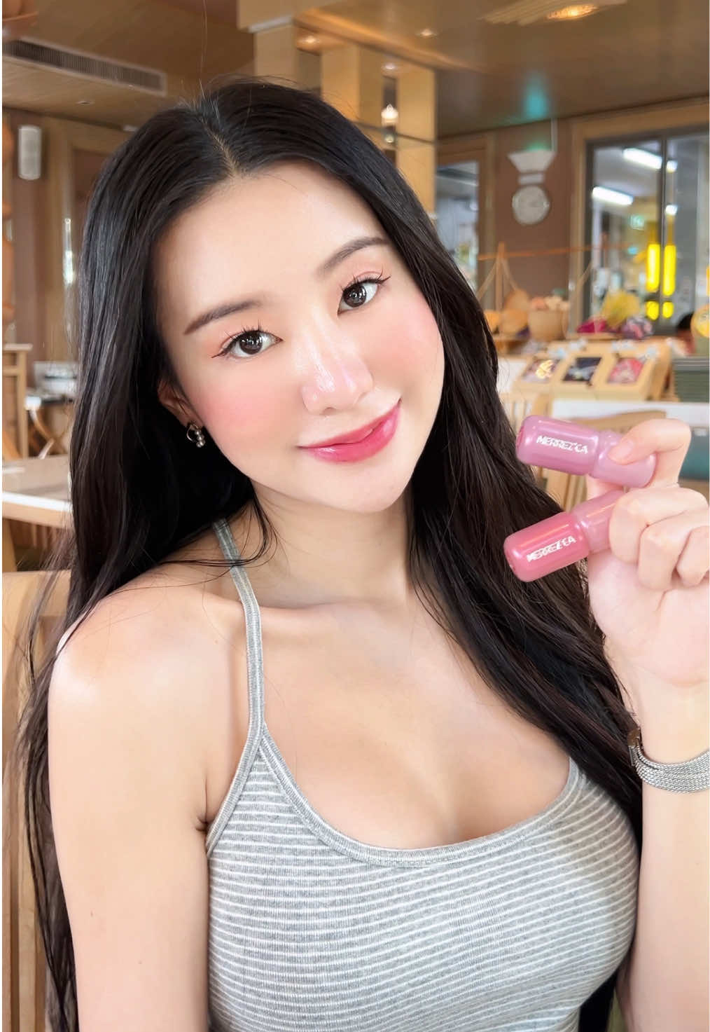 แต่งหน้าสู้ฝน✨ #merrezca #เมคอัพ #รีวิวบิวตี้ #ของดีบอกต่อ 
