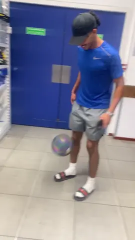 Je fais les magasins avec la figure d’angoisse et le parigo@La citronnade 🍋 @L’Avocat🥑 