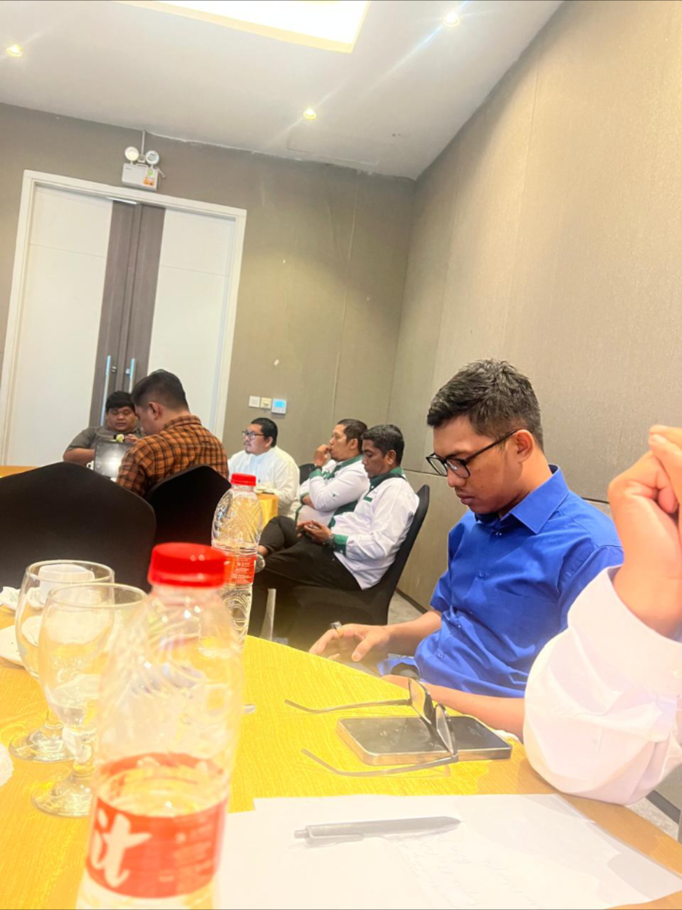 terbuang dalam waktu, hidup, air bumi udara