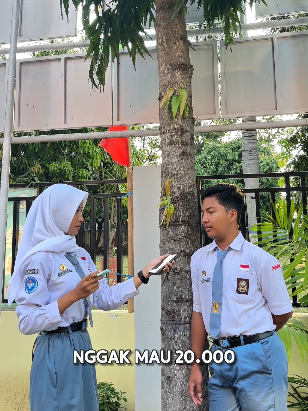 ✨ Bonjour Warga Smaga! ✨ 🤲🏻ﻳَﺎ ﻧَﺒِﻲ سَلَاﻡْ ﻋَﻠَﻴْﻚَ , ﻳَﺎ ﺭَﺳُﻮﻝْ سَلَاﻡْ ﻋَﻠَﻴْﻚَ🤲🏻 Alhamdulillah, kita kembali dipertemukan dengan momen istimewa Maulid Nabi Muhammad SAW. Sebagai wujud cinta kepada Rasulullah, OSIS Smaga menghadirkan 𝐒𝐀𝐌𝐀𝐑𝐀 (Semarak Maulid Nabi dan Berbagi Bersama Smaga). Melalui program ini, kita akan menggalang dana untuk kegiatan Jumat Berkah dan berbagi kebahagiaan bersama Catat tanggalnya🔈‼️ • Pengumpulan donasi: Selasa, 26 Agustus 2025 • Penyaluran donasi: Jumat, 29 Agustus 2025 “Sebaik-baik manusia adalah yang paling bermanfaat bagi manusia lainnya.” (HR. Ahmad) 💫Setiap donasi, baik besar  maupun kecil, akan sangat berarti bagi mereka yang membutuhkan. Mari jadikan Maulid Nabi ini sebagai kesempatan menebar manfaat, bukan sekadar perayaan.💫