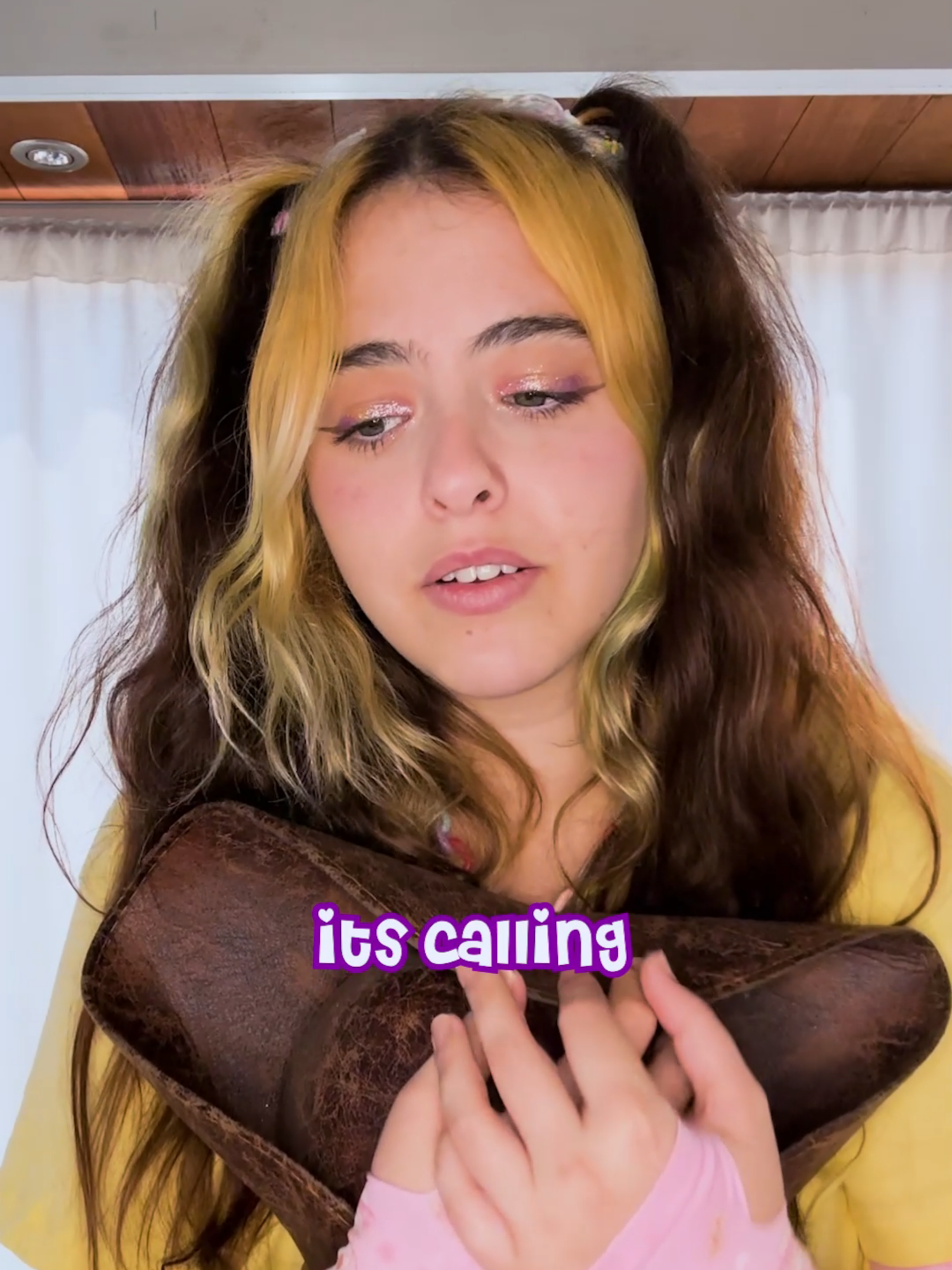 its calling <3