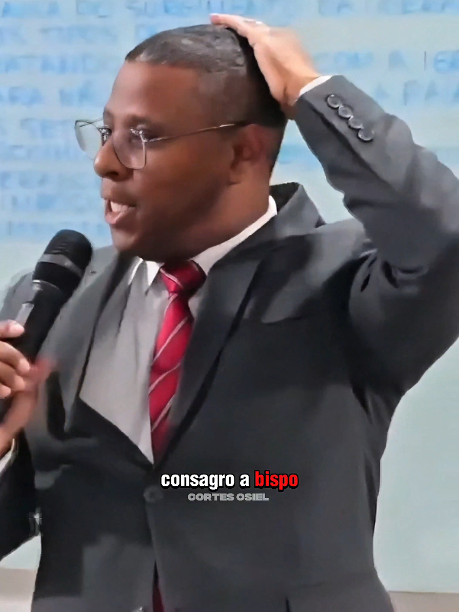 pastor se autoconsagrando! . . . Corte retirado da EBD online no canal do YouTube: Pr. Osiel Gomes  #jesus #evangelho #biblia #prosielgomes 