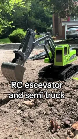 Replying to @Don’t follow me yes, both the truck and the excavator move. The excavator actually picks up and and drives around, then it loads up on the semi, which hauls it. #rcescavator #rctruck #rctoys #giftideasforkids #christmasgiftidea @Zhwqu 