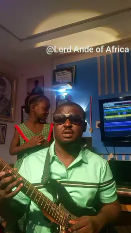 🎶 Vibing with the strings again… every note is a heartbeat, every strum a story. Can you feel the groove? 🌍🎸 Drop your country flag if you’re feeling the vibe! ❤️🔥 #AfricanGuitar #GuitarVibes #ProducedByMe #GuitarMagic #FingerstyleAfrica #WorldMusic #FeelTheStrings #GuitarGroove #MusicOfAfrica #ViralMusic #FingerstyleVibes #LordAnde #FeelTheStrings #viralmusic #GlobalSounds #producedbyme #CelebrityLecturer #GuitaristLife #GuitarMagic #mysound