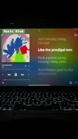 One of those songs that just feels cooler than you are 🎸 #AltJ #LeftHandFree #IndieRock #ThrowbackVibes #OuterBanks 