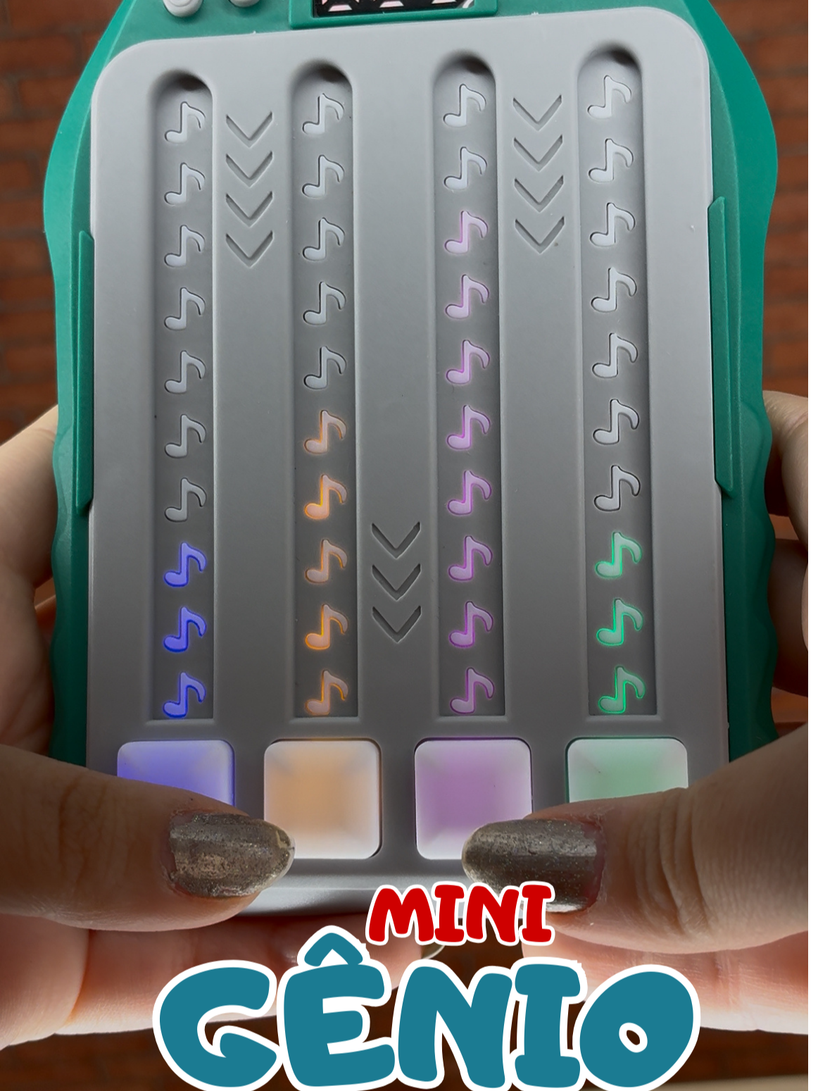 Mini Gênio - Batalha dos Ritmos é um jogo perfeito para a diversão de todas as idades.🎮 Além de divertido, o jogo Batalha dos Ritimos estimula a concentração e a coordenação motora, perfeito para passar o tempo se divertindo e aprendendo! #fyppppppppppppppppppppppp #brinquedos #compras