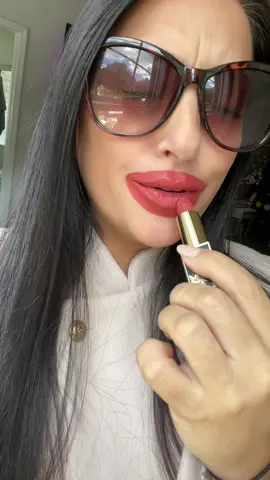 So tacky 👀💄😎 #funny #fyp #relatable #lipstick #MomsofTikTok 