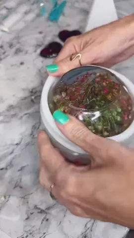 🌸 From pastel flowers to a glowing globe…just wait for the switch ✨💡  Deep Pour Resin @JDiction Craft - use code RESINABOUT for discount #resinabout #resintealightholder  #resinflowers #resindemould #glowresin  