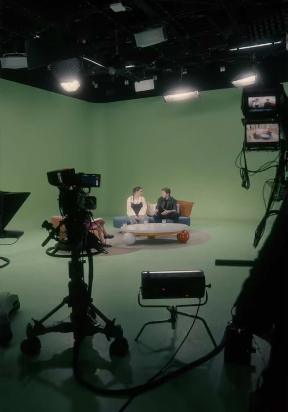 Interview about the film I directed, “O palhaço que há em nós”, for the program “Cartaz” on SIC Notícias, with my dear friend @Cristiana_Reis 🫶🏼 #fy #fyp #foryou #cinema #filmindustry #sic 