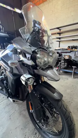 Así quedó la fabricación de protecciones laterales al #triumph 