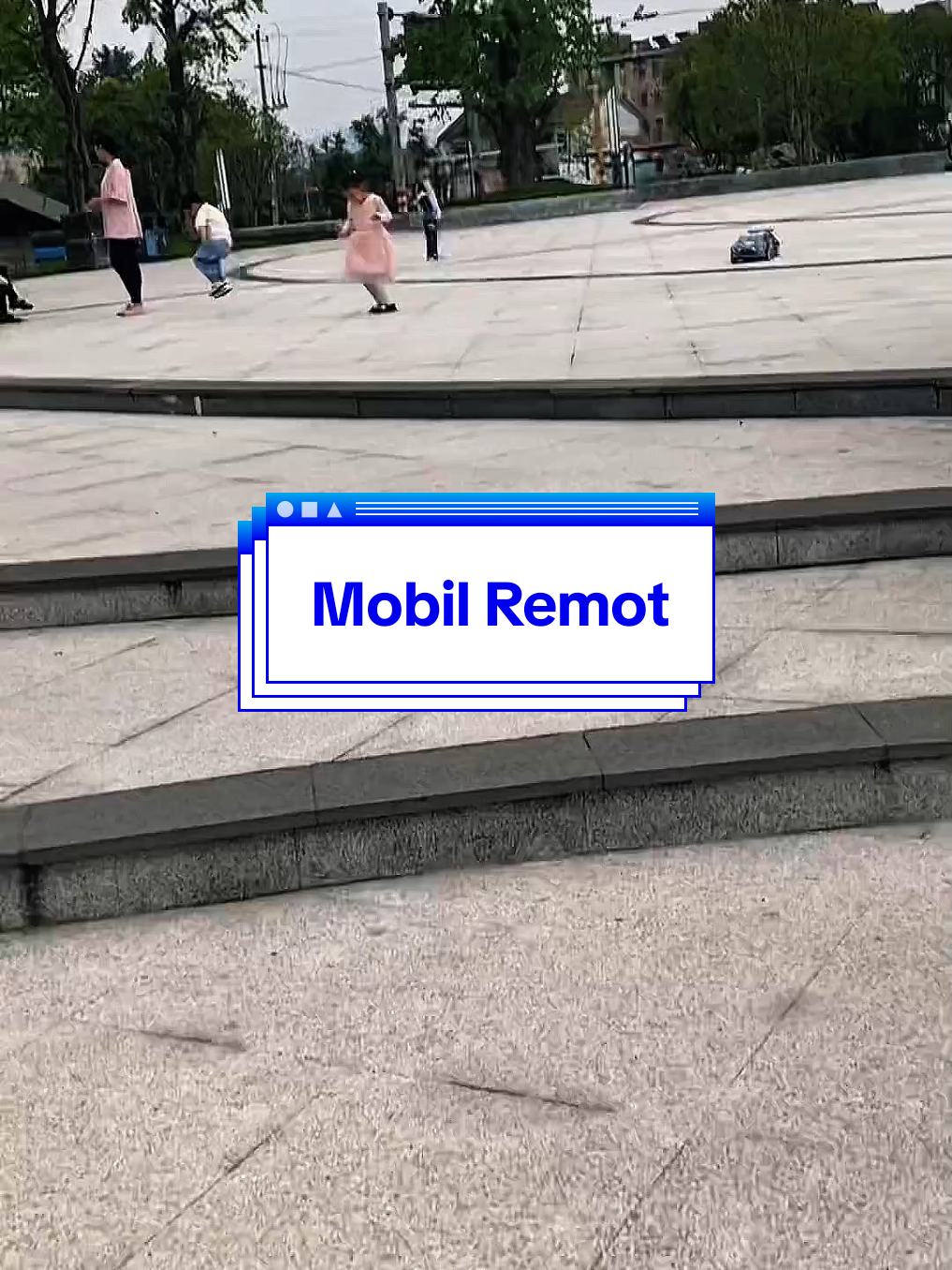 Mobil mini rasa mobil asli, bikin siapa pun pengen nyobain! Klik keranjang kuning sekarang biar nggak keburu sold out. Eh hati-hati ya, nanti bapakmu ikut rebutan main juga. Hashtag #MobilRemote #RCIndonesia #MainanViral #MobilDrift #FYPIndo