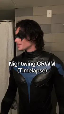 Kinda satisfying #nightwing #dccomics #nightwingcosplay #cosplay #cosplayer 