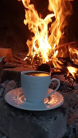 Öyle Çirkin Kalpleriniz Varki Kendime Ördüğüm Duvarlardan  Sizin Dünyanıza, Pencere Bile Açmam ...