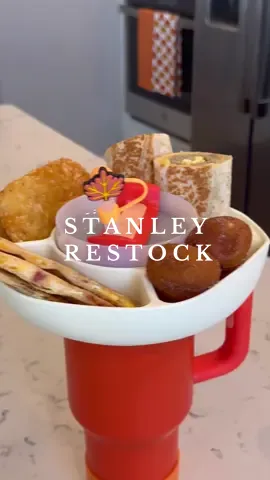 Let’s restock my Stanley for breakfast! 🧋🌯🧡@Laurel's Coffee #laurelscoffeepartner #asmr #breakfast #restock #satisfying 