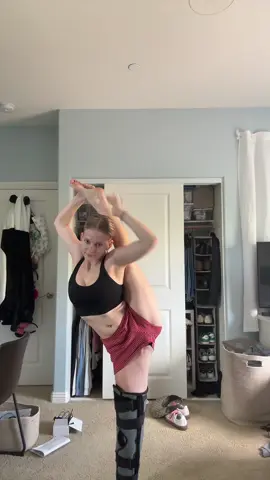 I’m gonna regret not stretching before this #dance #katseye #gap #milkshake @Gap 