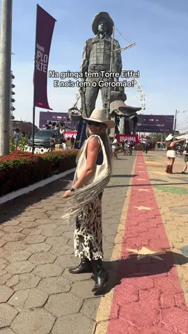 Na gringa tem Torre Eiffel, tem estátua da liberdade tem obelisco e etc…. E eu prefiro o Geromao!!!  #barretos #vaiprafy 