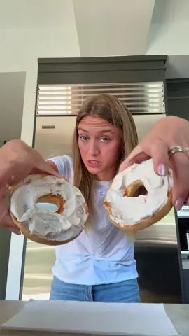 someone tell me if they taste crunchy leaves & noah kahan in the air too 🥲