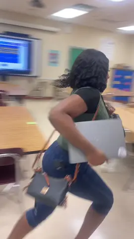 How fast are we leaving at the end of the day #teachersoftiktok #teachertok #lastdayofschool 