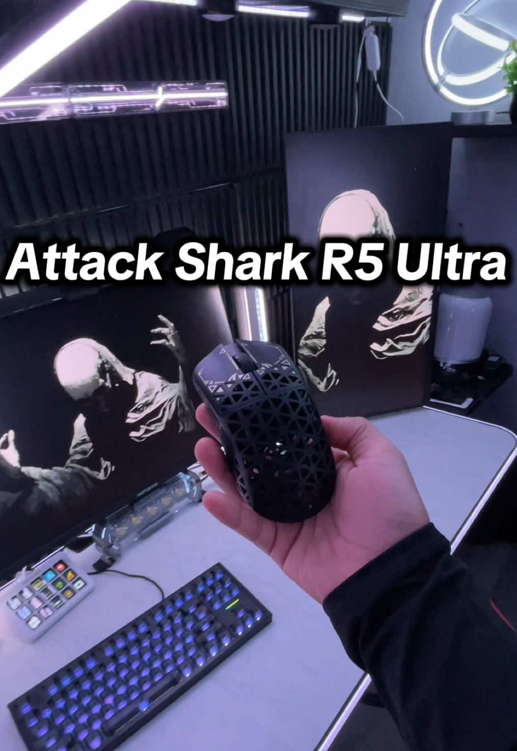 Attack Shark R5 Ultra the best mouse with 8K polling rate, 39grams Ultra Lightweight, PAW3950MAX, Carbon Fiber material 😍🔥 #attackshark #attacksharkmouse #gamingmouse #desksetup #fyp 