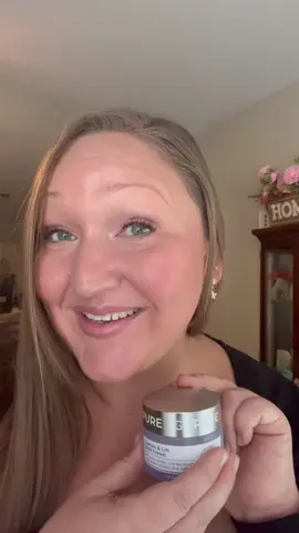 GoPure Tighten & Lift Neck Cream, after 2 weeks of use so far. This cream feels really moisturizing so far. #GoPure #NeckCream #SkinCare @Gopure 