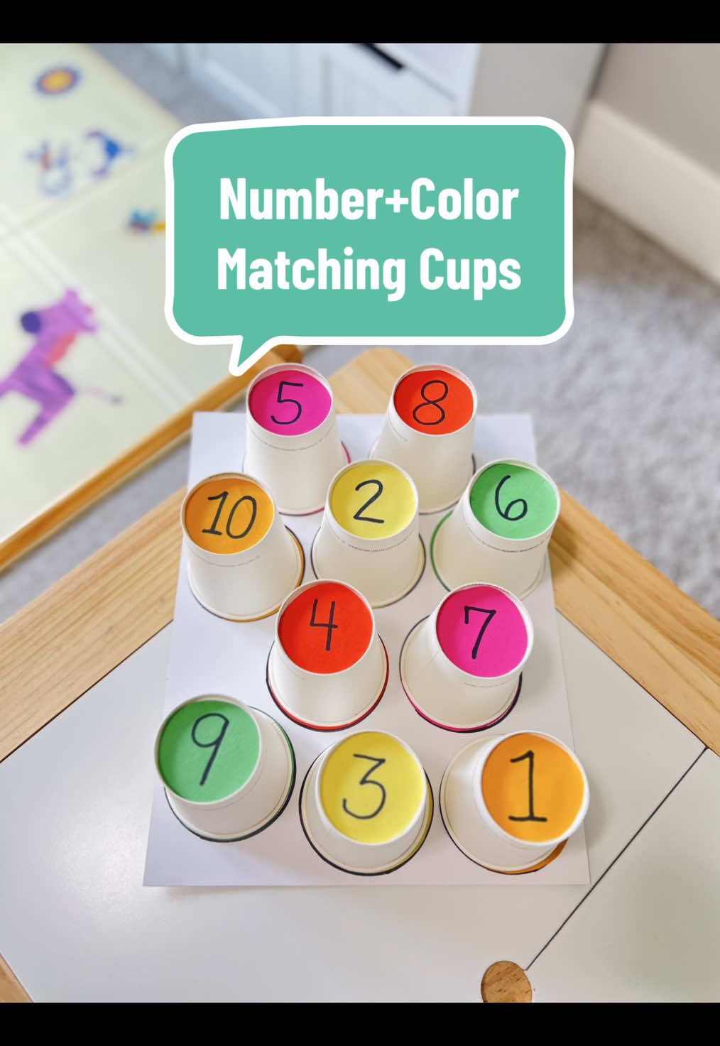 Looking for a number and color match activity in one?🔢🎨🌈 Try this fun and easy setup with cups and colored papers!😍🤩 #montessoriactivities #diyactivitiesforkids #toddleractivities #preschoolactivities #kindergartenactivities   