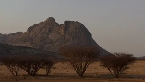 لاستانس الخافق ذكر من يحبه ‏ورجع يراجع فى الوناسات مافات 