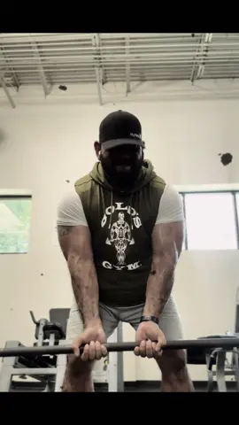 #fypシ゚viral🖤tiktok #goldsgym #getbuckedup #rockssupplements 