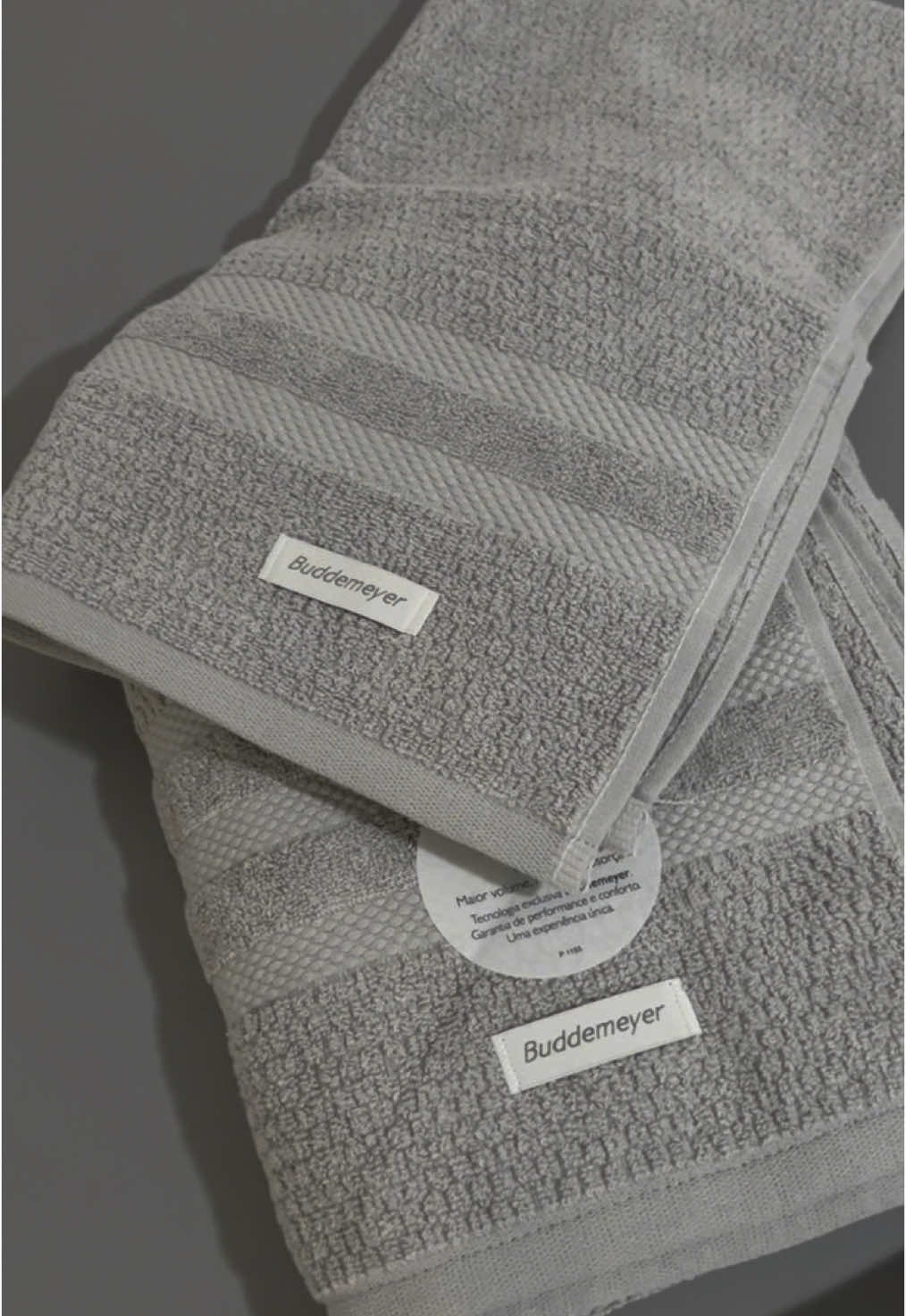 O primeiro jogo de toalhas a gente nunca esquece 🩶 #enxoval #jogodetoalhas #buddemeyer 