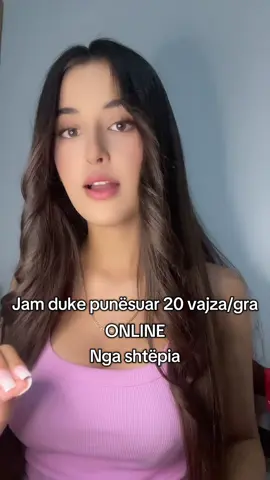 Nëse i plotëson këto 3 kushte⬇️ 1-Rrjete sociale 2-Telefon 3-Internet E dije që mund të fitoje para duke qëndruar në shtëpi? Unë do të mësoj sesi. KOMENTO ‘Dua’ nëse plotëson këto kushte për të marrë detajet në privat ✅ #puneonlinengashtepia #mundesipunesimi #creatorsearchinsights #shqiptaretneperbote🇦🇱🌍 #fyp 