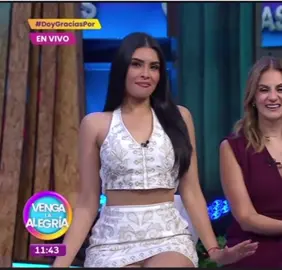 Kristal Silva 😍#descuidos #vengalaalegria #piernas #kristalsilva #paratii 