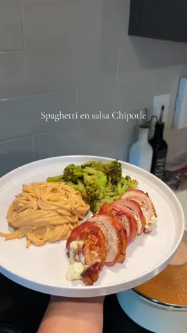 Spaghetti en salsa chipotle 👩🏻‍🍳🌶️ #fyp #parati #spaghetti #chipotle #viral 