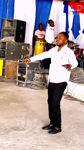 #viralvideo #partager #abonne #comment  Mezanmi Vinn gade avèm koman Prophete Marckenson Konn danse Vodou.