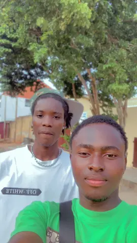 @EMPEREUR 🇺🇸🇹🇬🥇.Dieu ma donner des amis dont moi même je soutché 😂