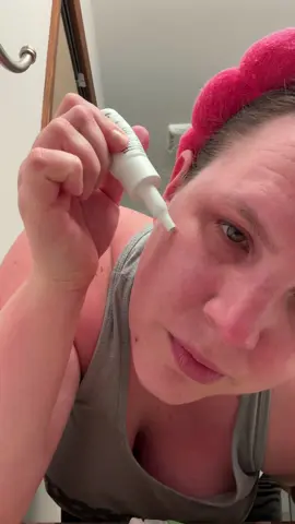 #creatorsearchinsights Developed by 19 Practicing Doctors: Inspired by in-clinic pore treatments, this ampoule combines PDRN, exosomes, and retinol to visibly tighten pores and refine skin texture. #hwahae #drnineteen #koreanskincare #biomdpdrn 