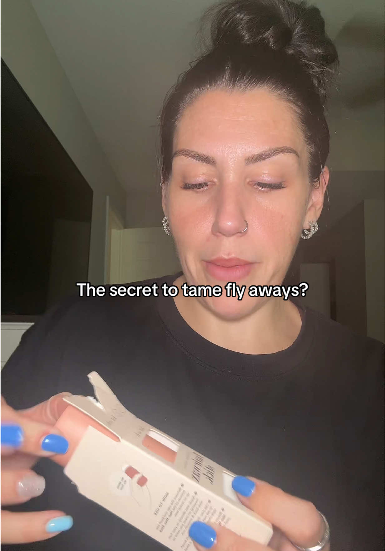 The secret to tame the fly aways #kitsch #hairwaxstick #tameflyaways #hairwax 