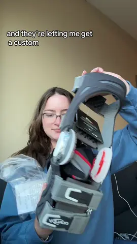 I have one for each leg! this is my third pair of donjoy braces and it helps prevent hyperextension injuries, dislocations, and osteoarthritis as a result of severe joint instability in my knees. I got sunburned on my right leg so it’s a little swollen. Thankfully my insurance fully covered these because they’re $1.7k each! #kneebrace #acl #ehlersdanlos 