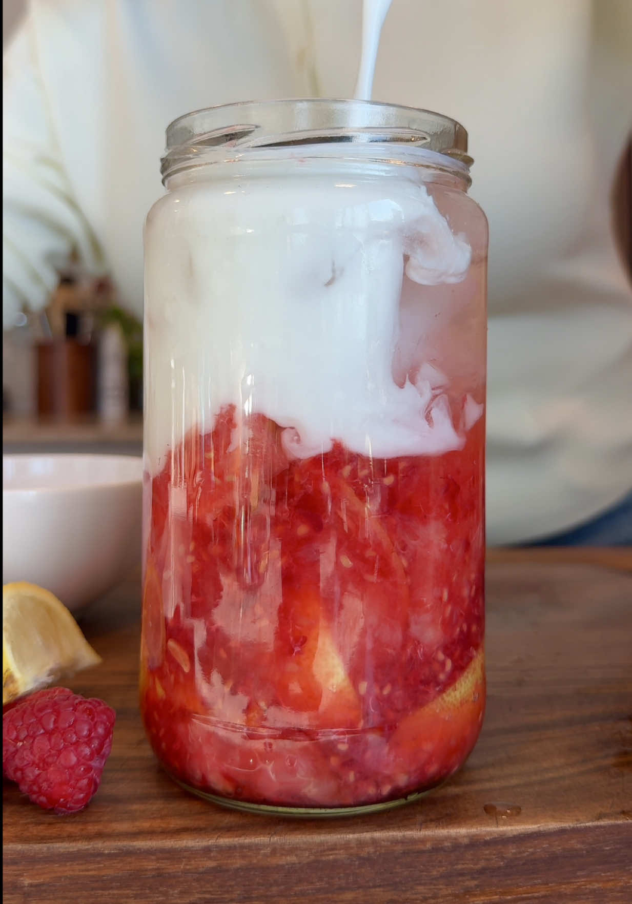 creamy raspberry lemonade 🍋🍒 ingredients: 1 cup raspberries 1 lemon sweetener to taste  water  canned light coconut milk  #lemonade #homemadelemonade🍋 #raspberryrecipes #raspberry  