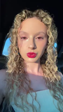 The lighting eats